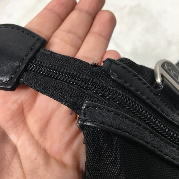 Tumi Women's Black Nylon Canvas Briefcase Laptop Messenger Bag 12.5 x 10.5 - Picture 7 of 16